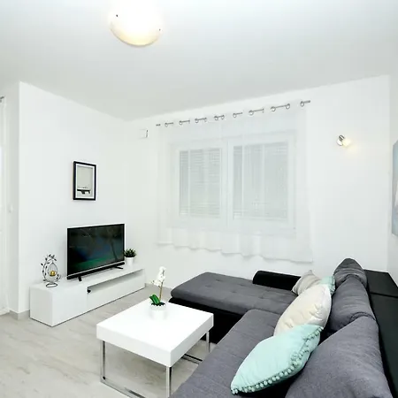 Town Apartment Trogir