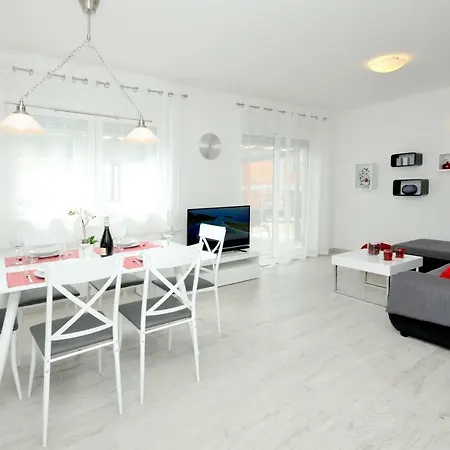 Διαμέρισμα Town Τρογκίρ